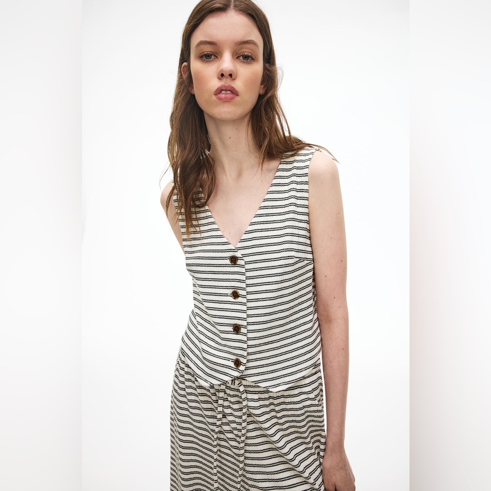 H&M Rib-Knit Vest - Size Medium